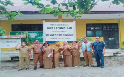 Penginputan e-KTP langsung untuk siswa SMAN 2 Pinggir yang mencapai 17 Tahun.